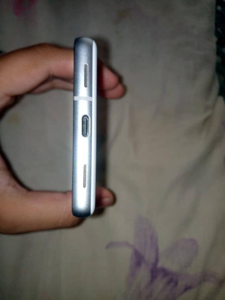 Google Pixel 7a 4