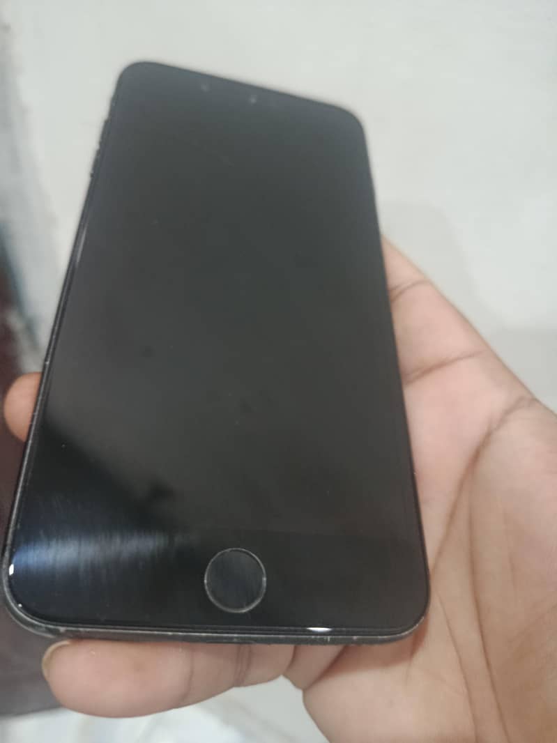 Apple iPhone 8 Plus 4