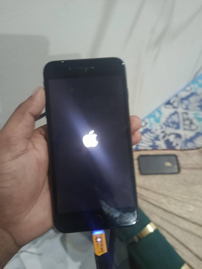 Apple iPhone 8 Plus 5