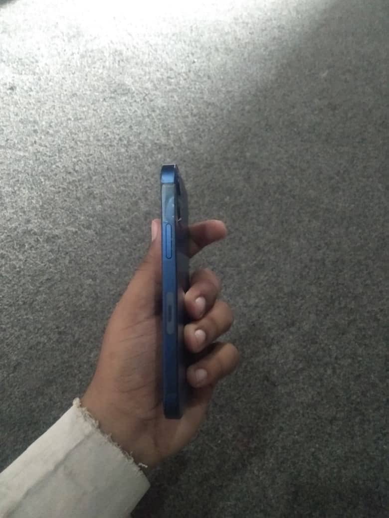 Apple iPhone 12 mini 4
