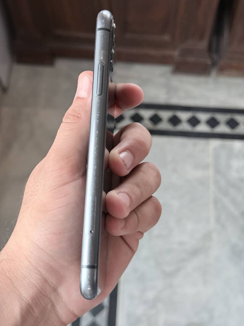 Apple iPhone 11 2