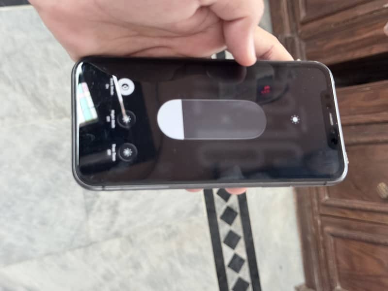 Apple iPhone 11 8