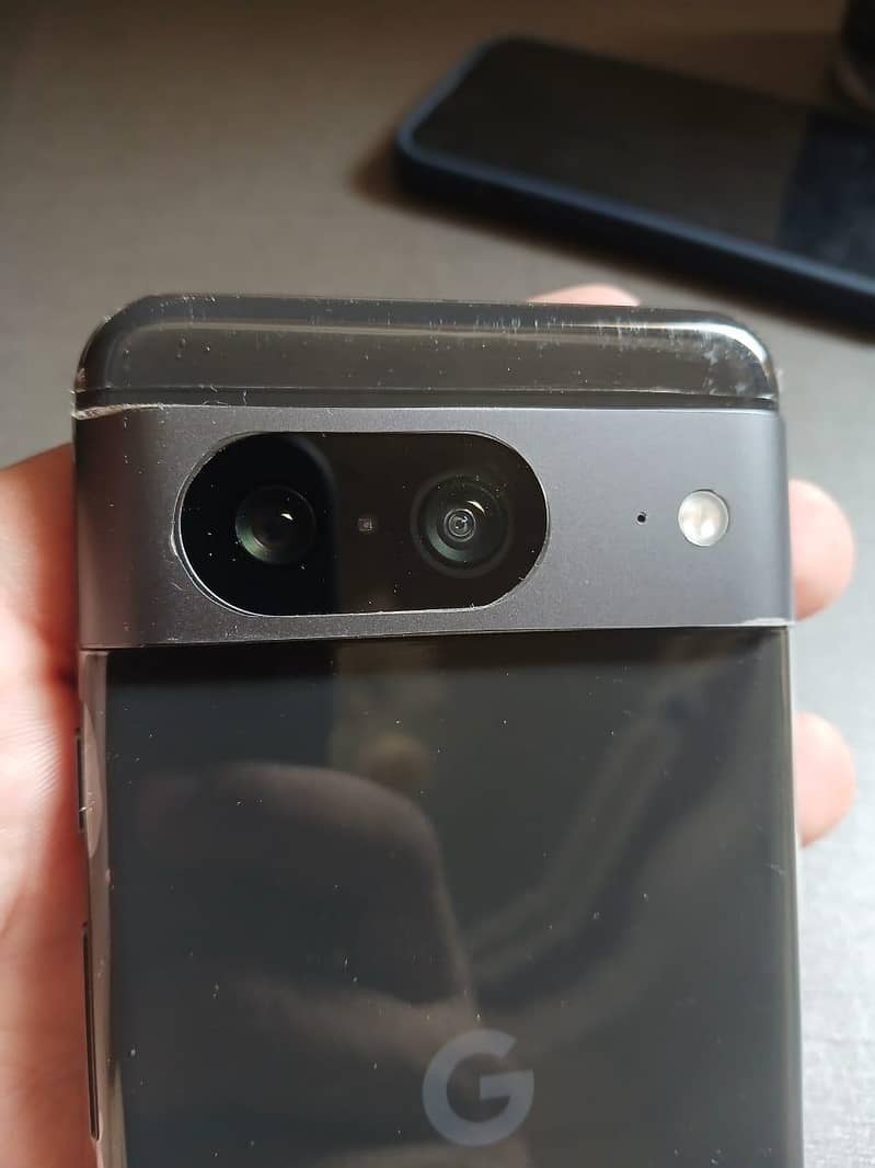 Google Pixel 8 4