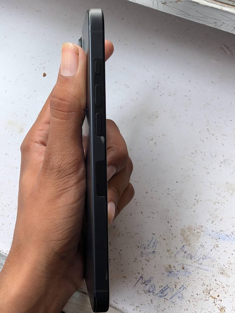 Apple iPhone 16 Pro Max 1