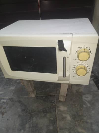 microwave in excellent condition