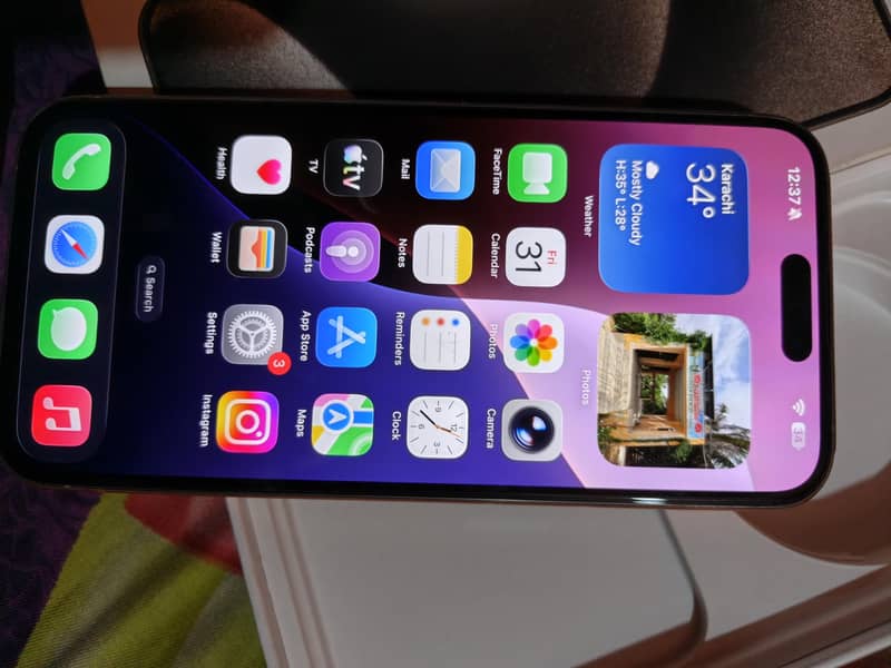 Apple iPhone 15 Pro Max 4