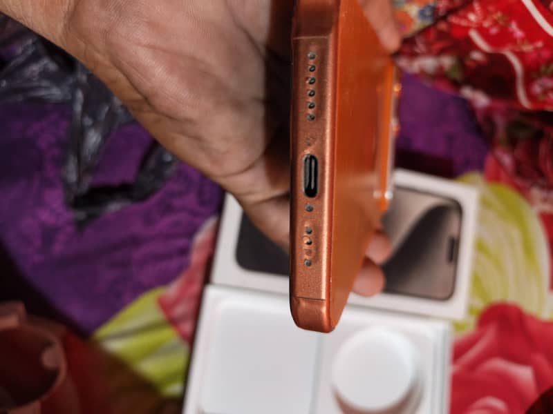 Apple iPhone 15 Pro Max 6