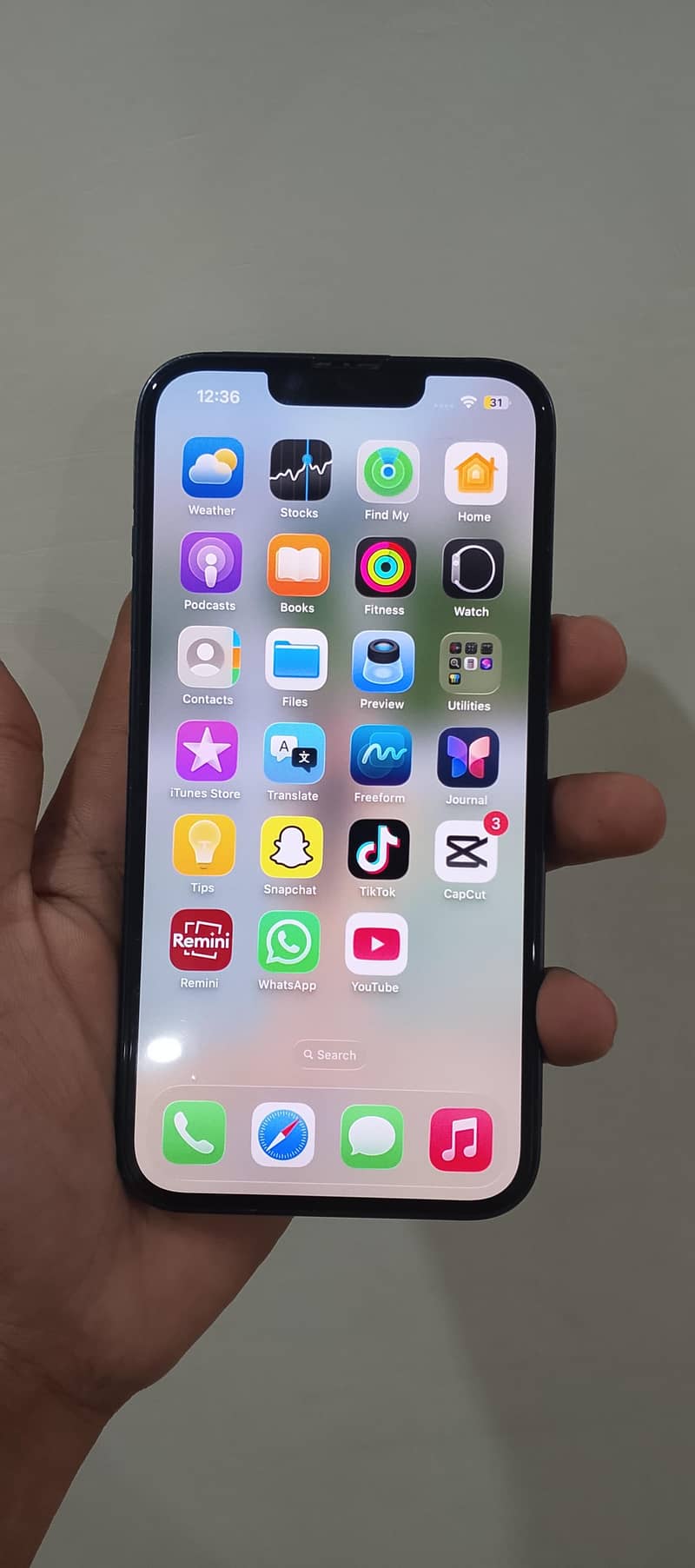 Apple iPhone 13 4