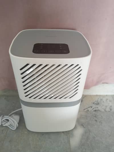 DEHUMIDIFIER