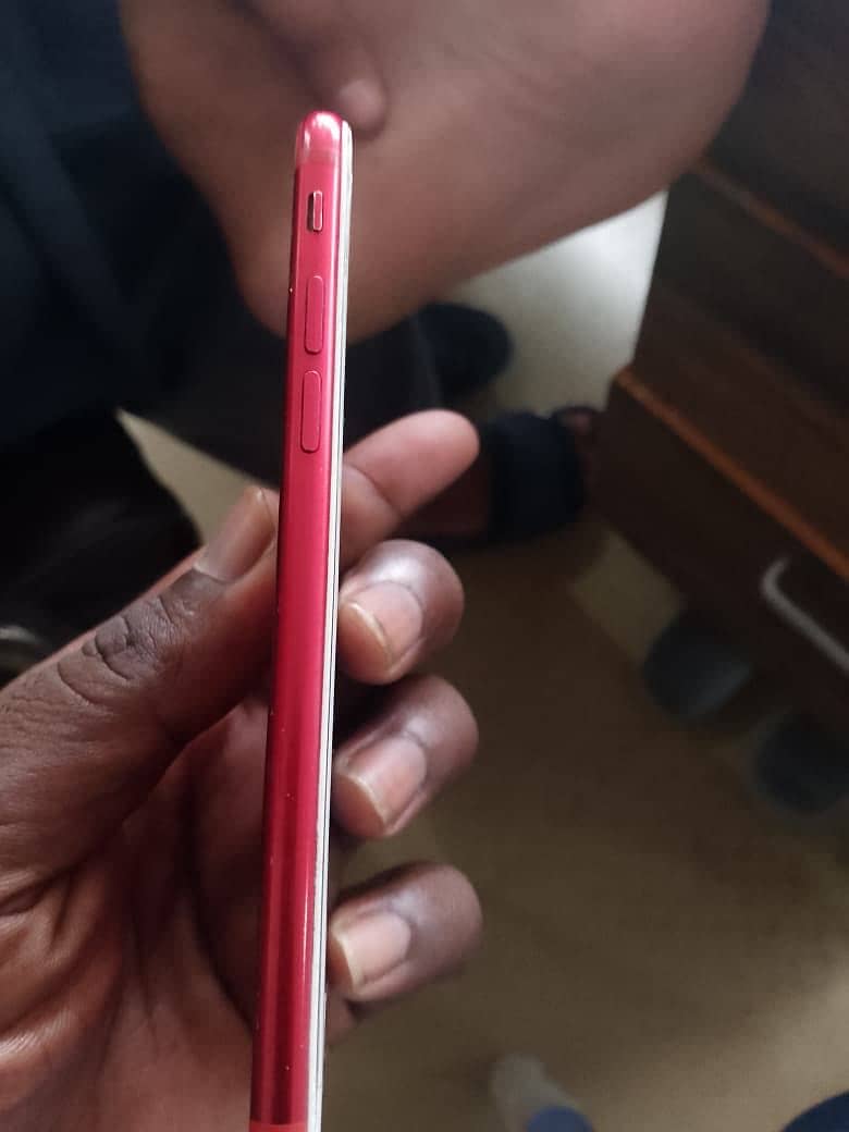 Apple iPhone 7 2