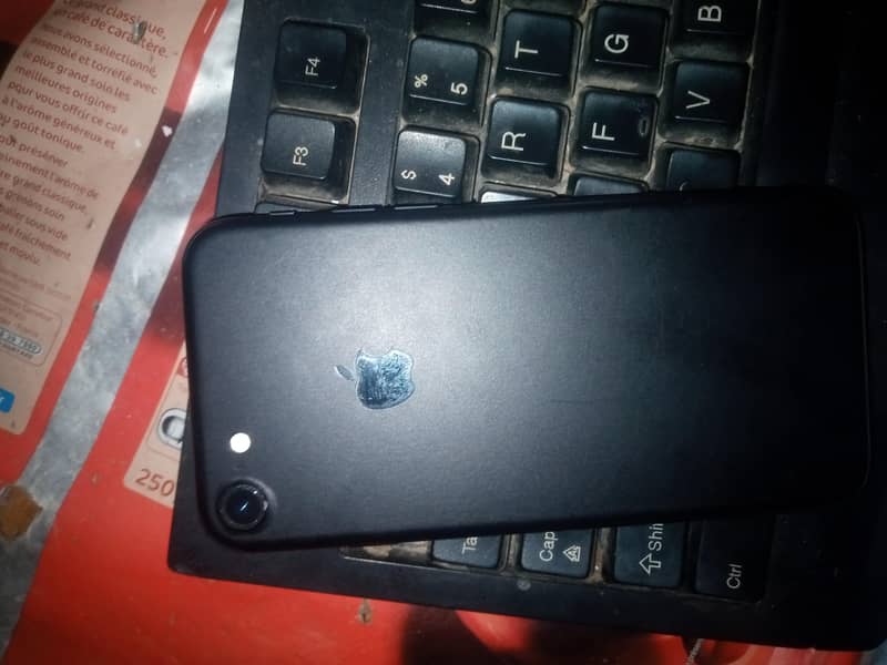 Apple iPhone 7 2