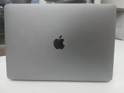 Macbook Air 2019, 13" (16/512).