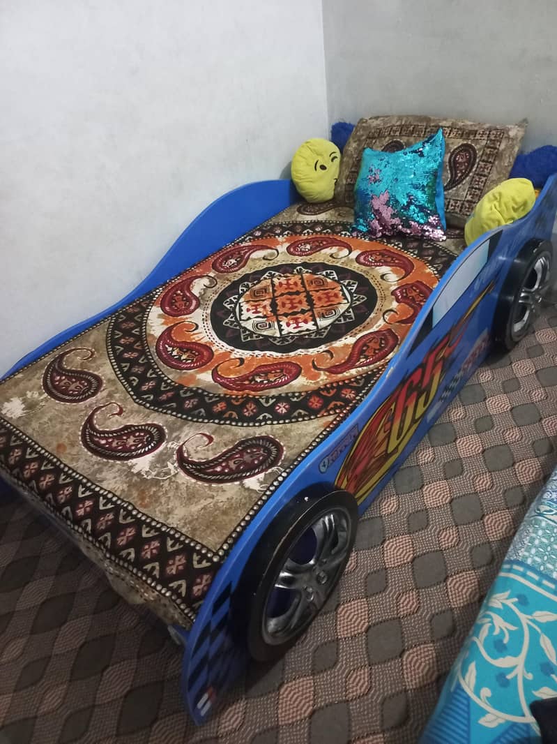 CAR BED 0