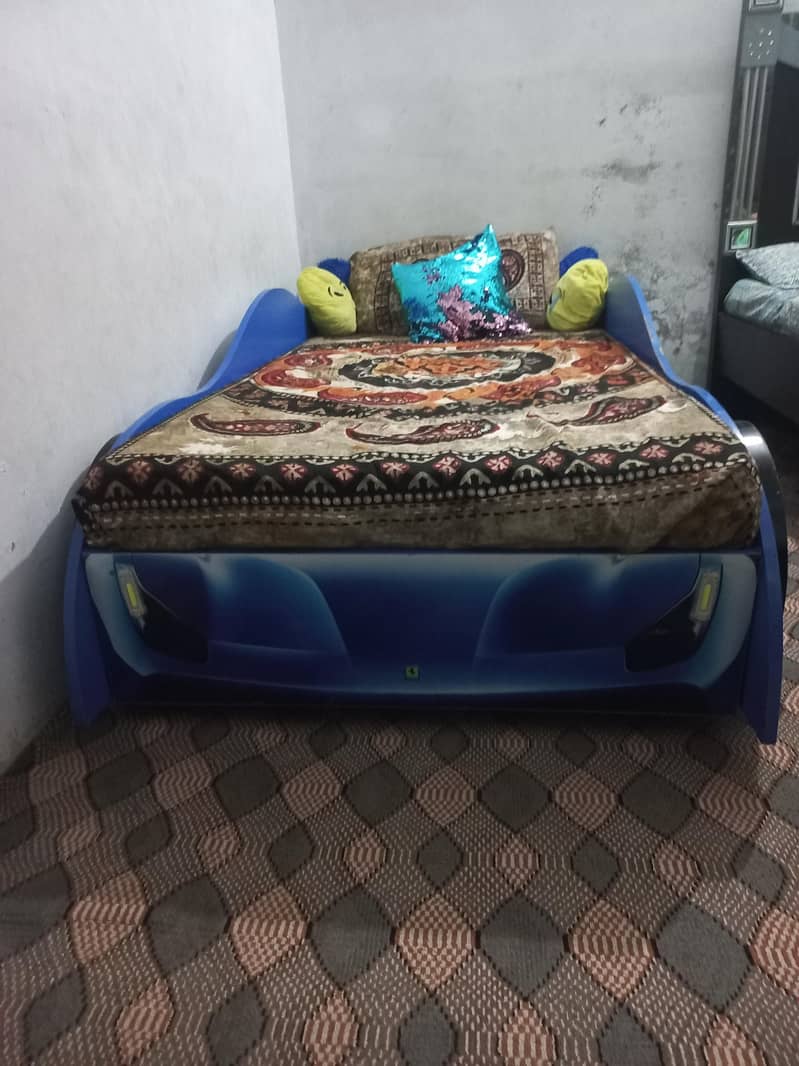 CAR BED 1
