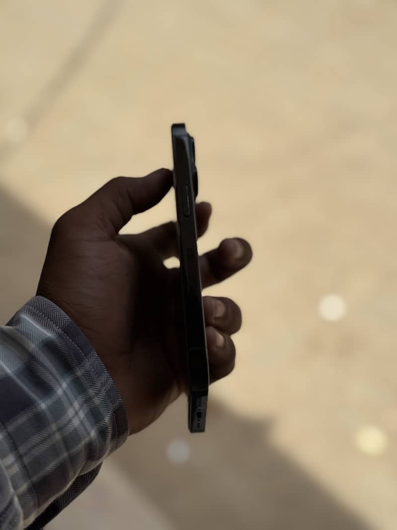 Apple iPhone 14 Pro 2