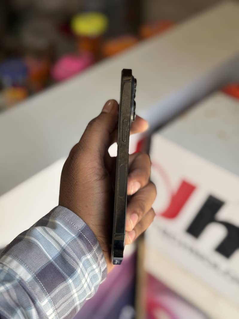 Apple iPhone 14 Pro 4