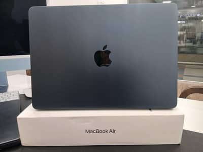 Macbook Air M4, 13" (16/256) Complete Box