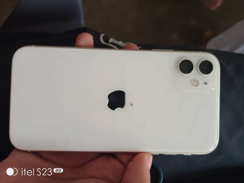 Apple iPhone 11 0
