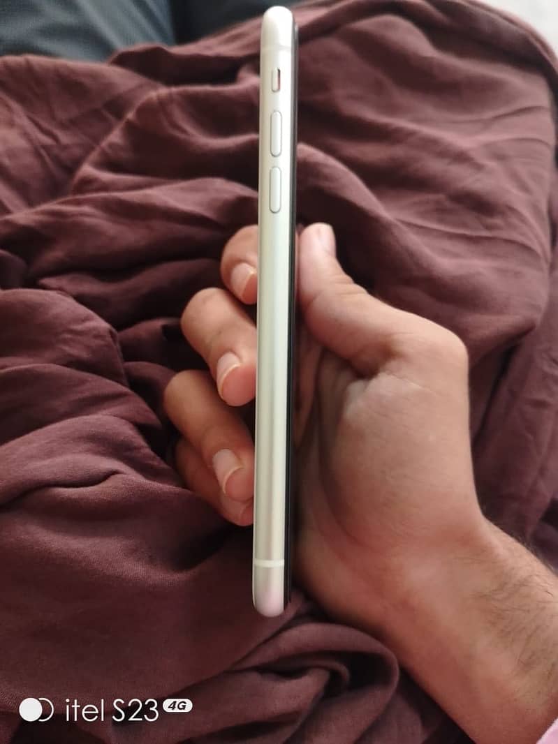 Apple iPhone 11 1