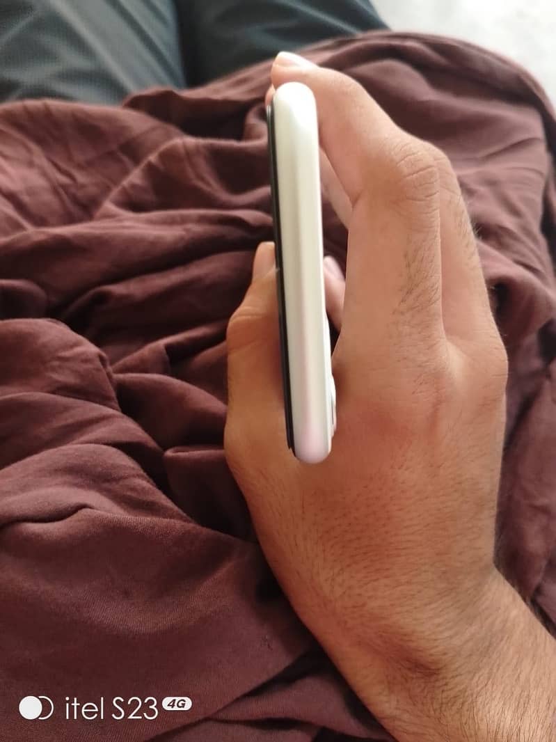 Apple iPhone 11 6