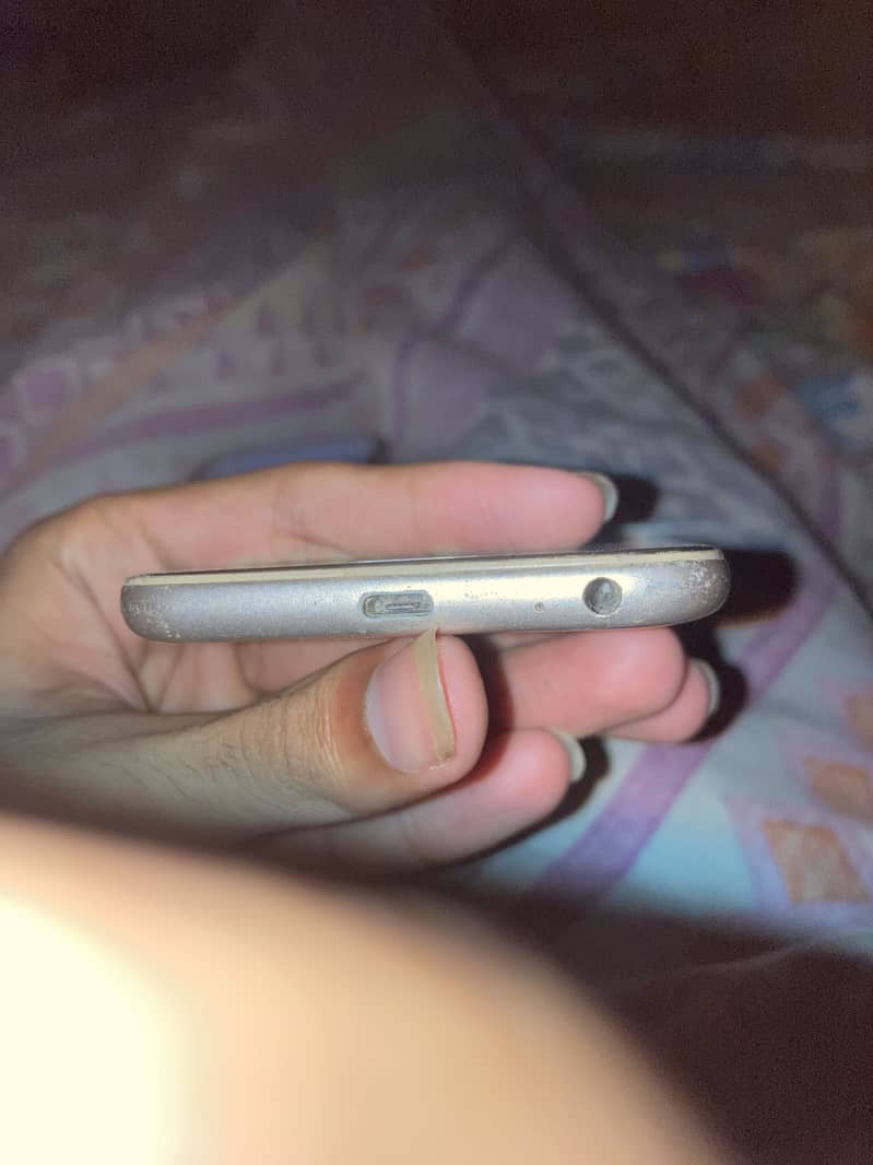 Samsung J3 pro 4