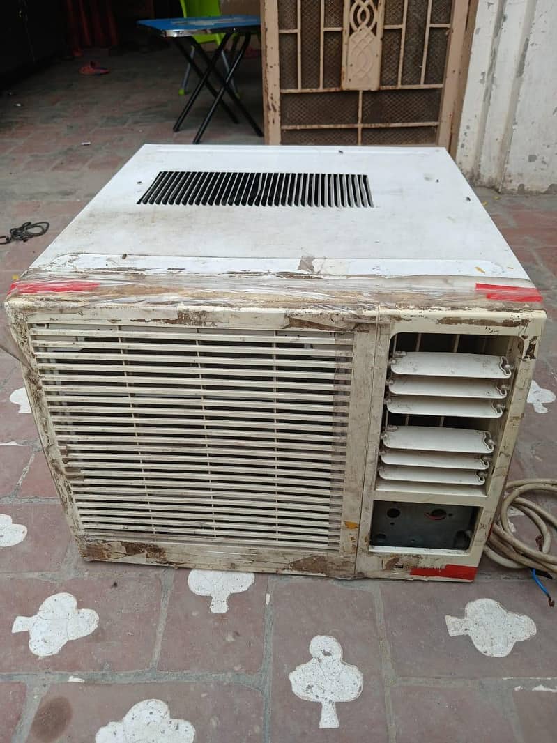 window AC 0