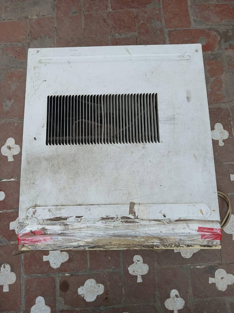 window AC 2