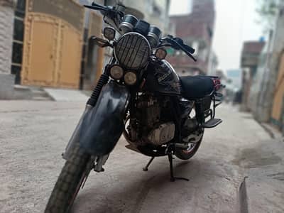 Suzuki GS150 SE