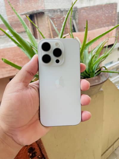 Apple iPhone 15 Pro waterpack