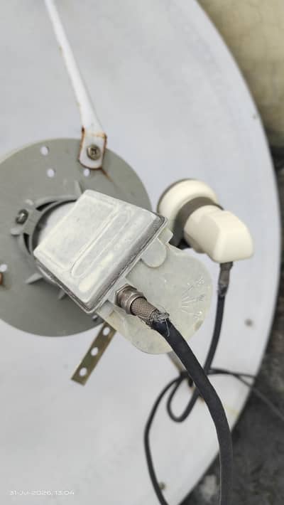2 American Ku Band dish antennas+1 MW1271 receiver