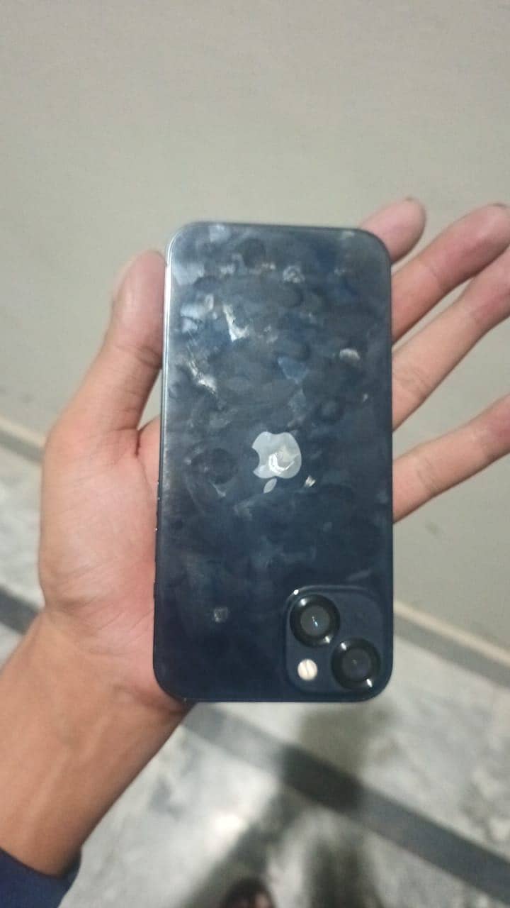 Apple iPhone 13 2