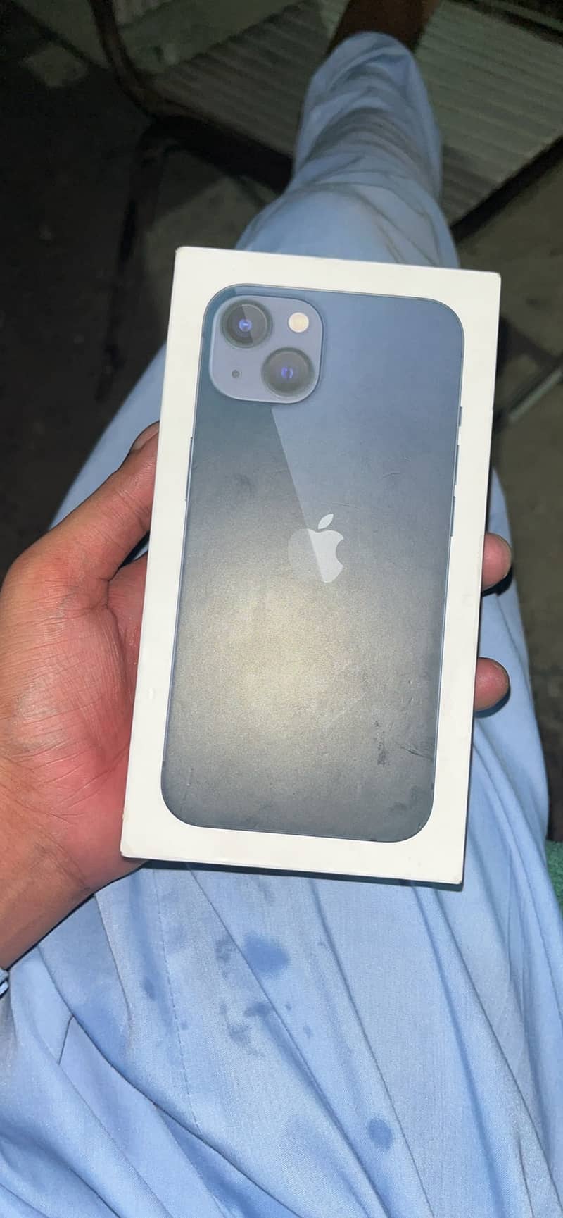 Apple iPhone 13 5