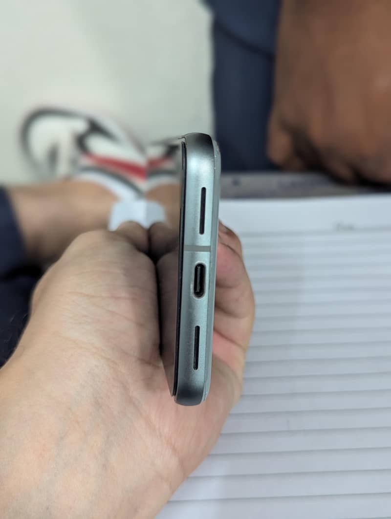 Google Pixel 8 2