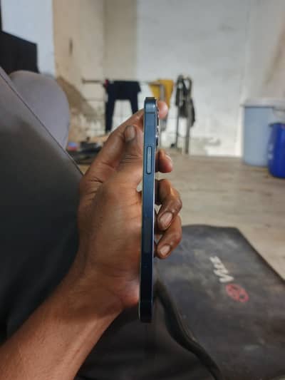 Apple iPhone 12 64