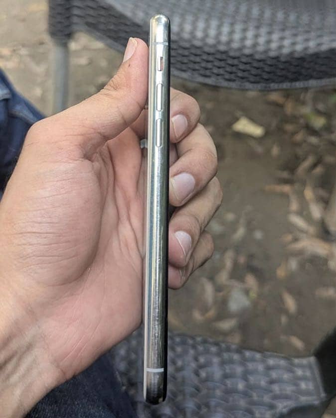 Apple iPhone X 5