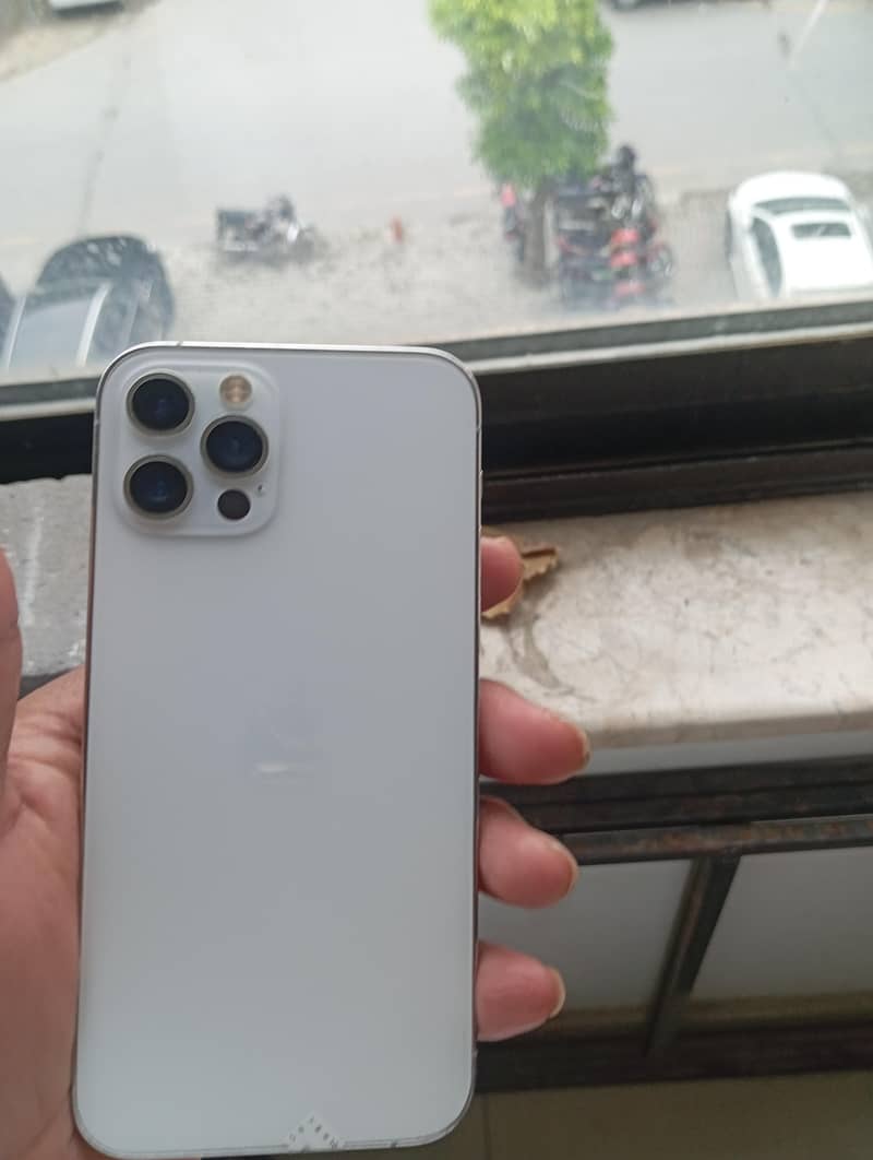 Apple iPhone 12 Pro 1