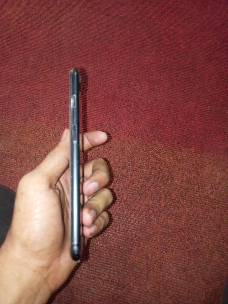 Apple iPhone 7 plus 1