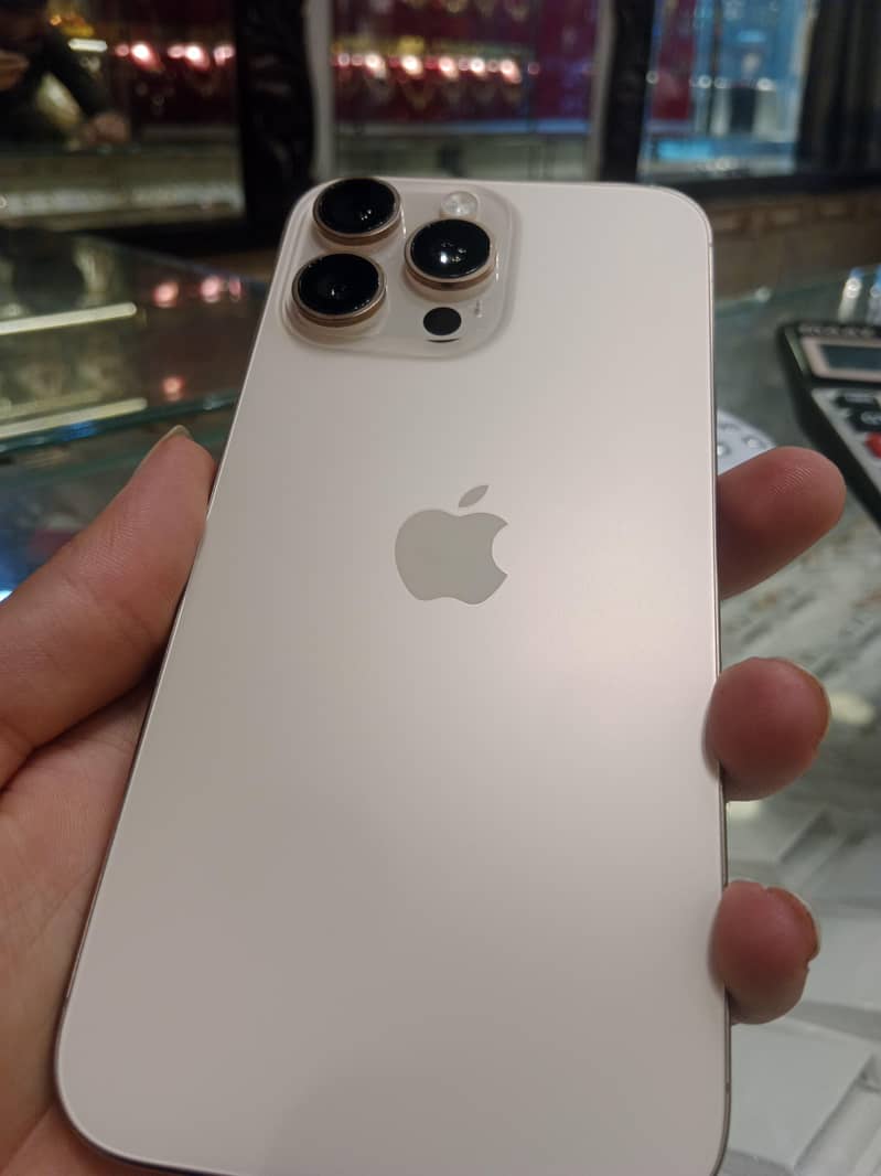 iphone 16 pro max 1