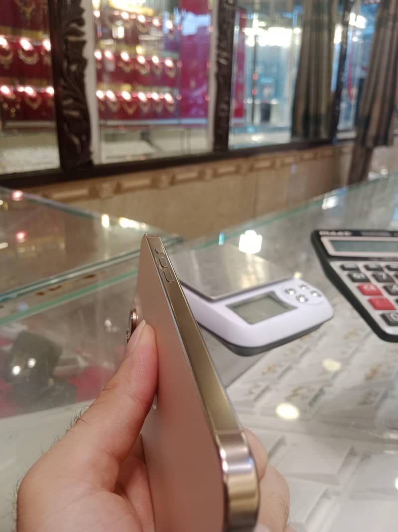 iphone 16 pro max 2