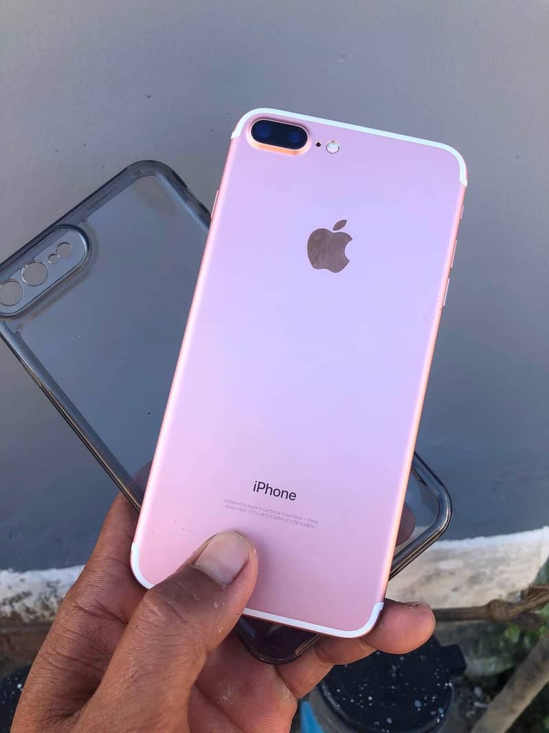Apple iPhone 7 Plus 2