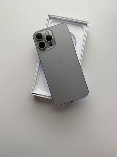 Apple iPhone 16 Pro Max 100 health
