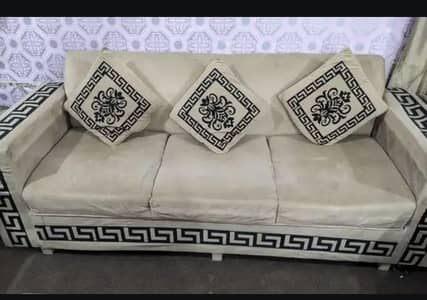 sofa set with 6x cutions for sell