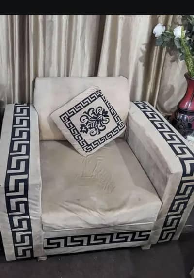 sofa set with 6x cutions for sell