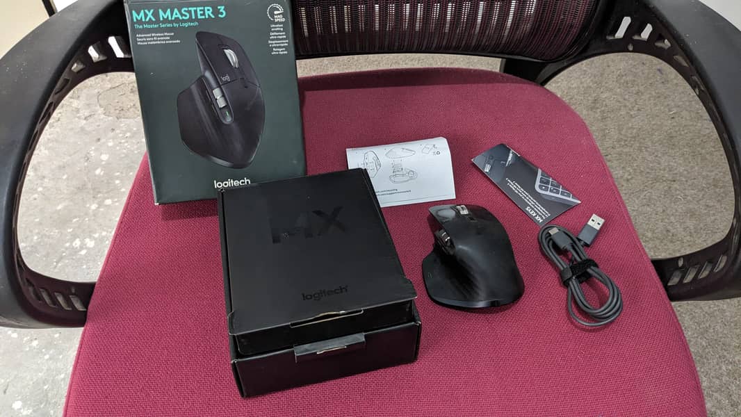 Logitech MX Master 3 - Full Box 1