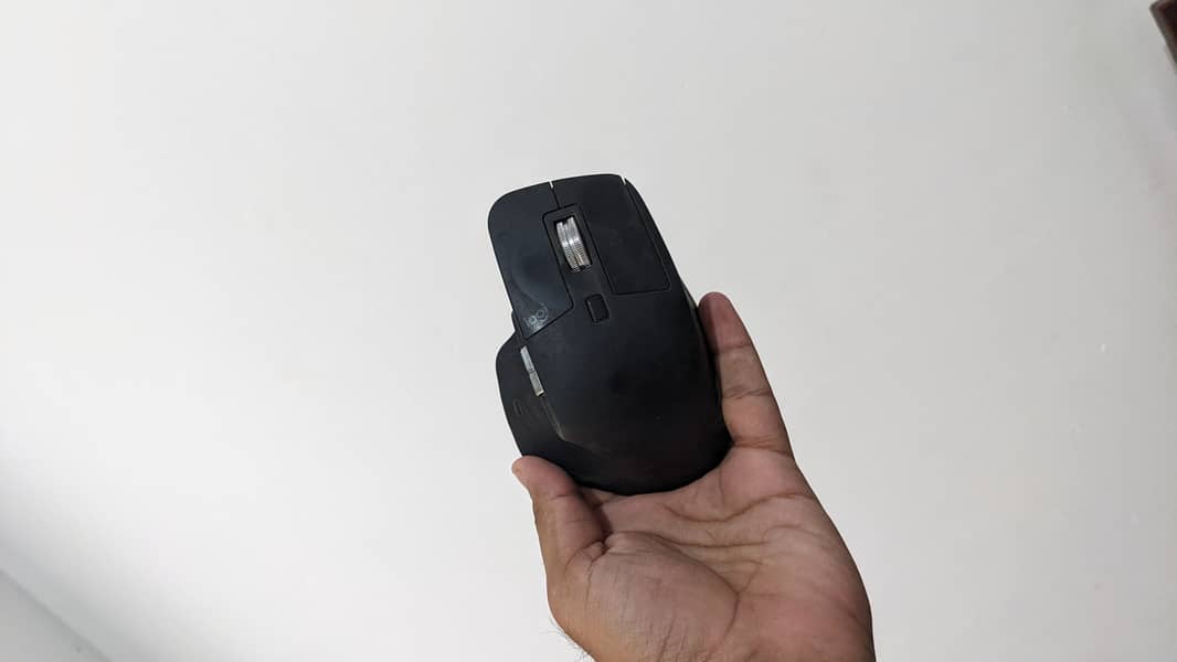Logitech MX Master 3 - Full Box 2