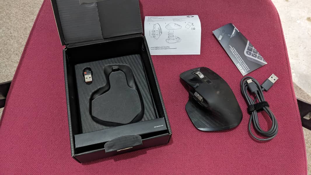 Logitech MX Master 3 - Full Box 3