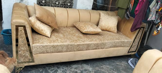 1+2+3 Sofa Set with Center Table – Excellent Condition