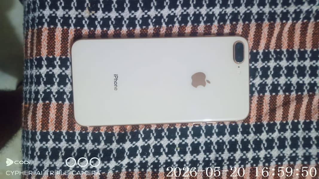 Apple iPhone 8 Plus 4