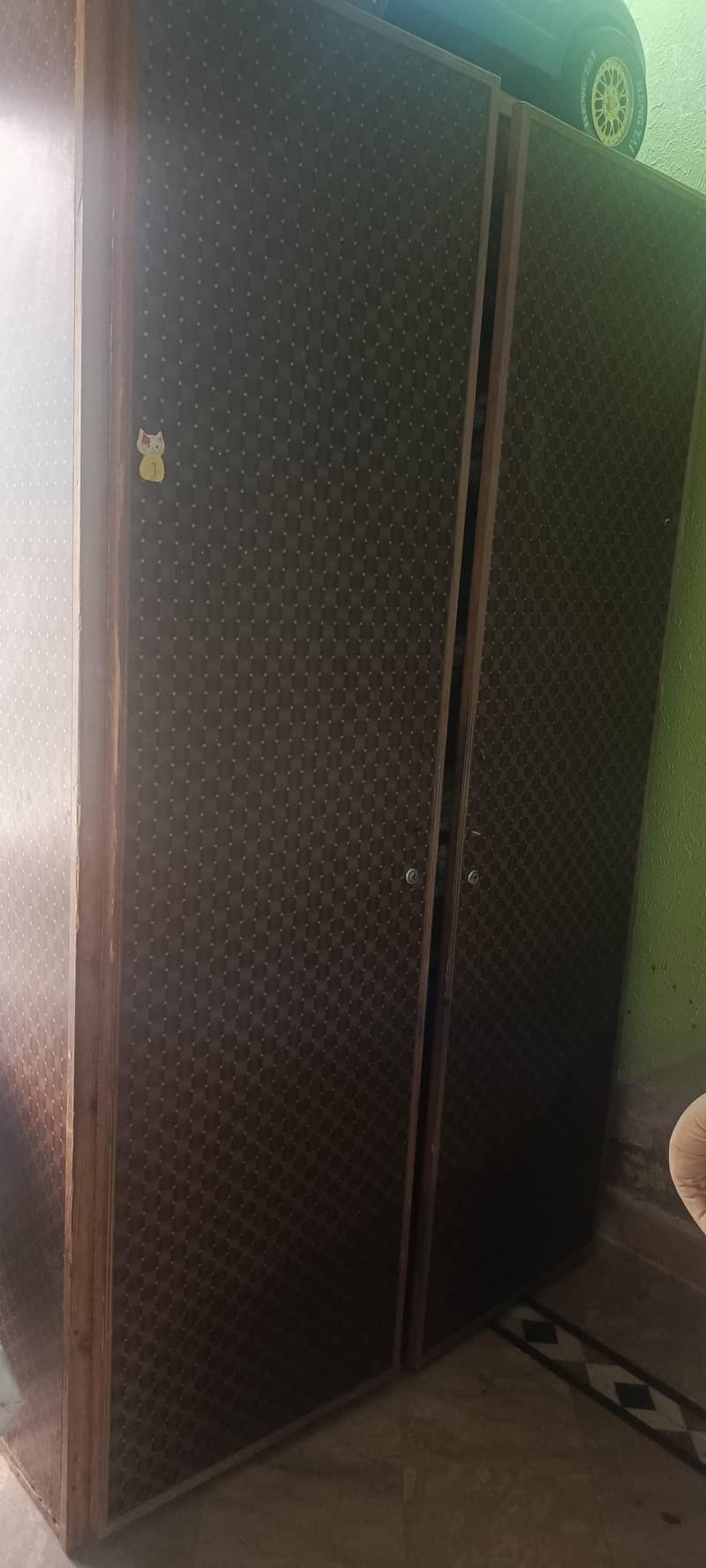 2 cupboards. . 1
