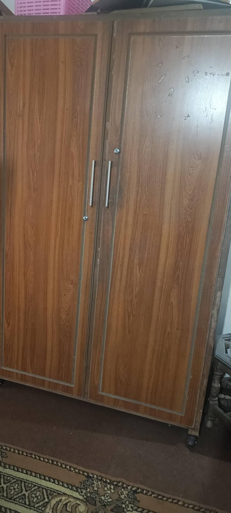 2 cupboards. . 2